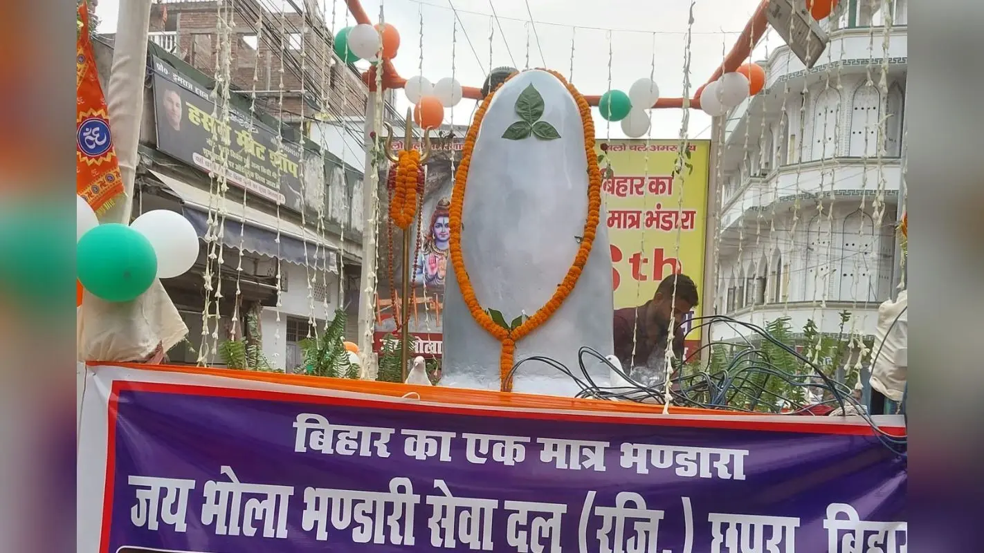 सारण का दिघवारा मुख्य बाजार जगमग, वार्डों की गलियां अंधेरे में डूबीं; स्ट्रीट लाइट का इंतजार
